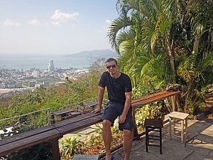 Wassa Bar mit Ausblick auf Patong