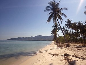 Einsamer Strand auf der Insel Koh Yao Yai in Thailand