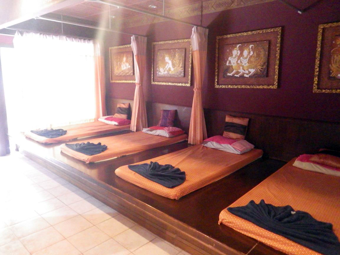 Liegen in der Sabaidee Thai-Massage in Khao Lak