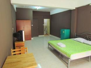 Ein Zimmer der AG Apartments in Pattaya
